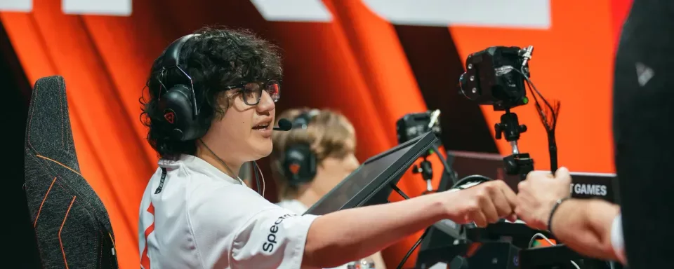 NRG и 100 Thieves одержали победы в групповом этапе Americas Stage 2