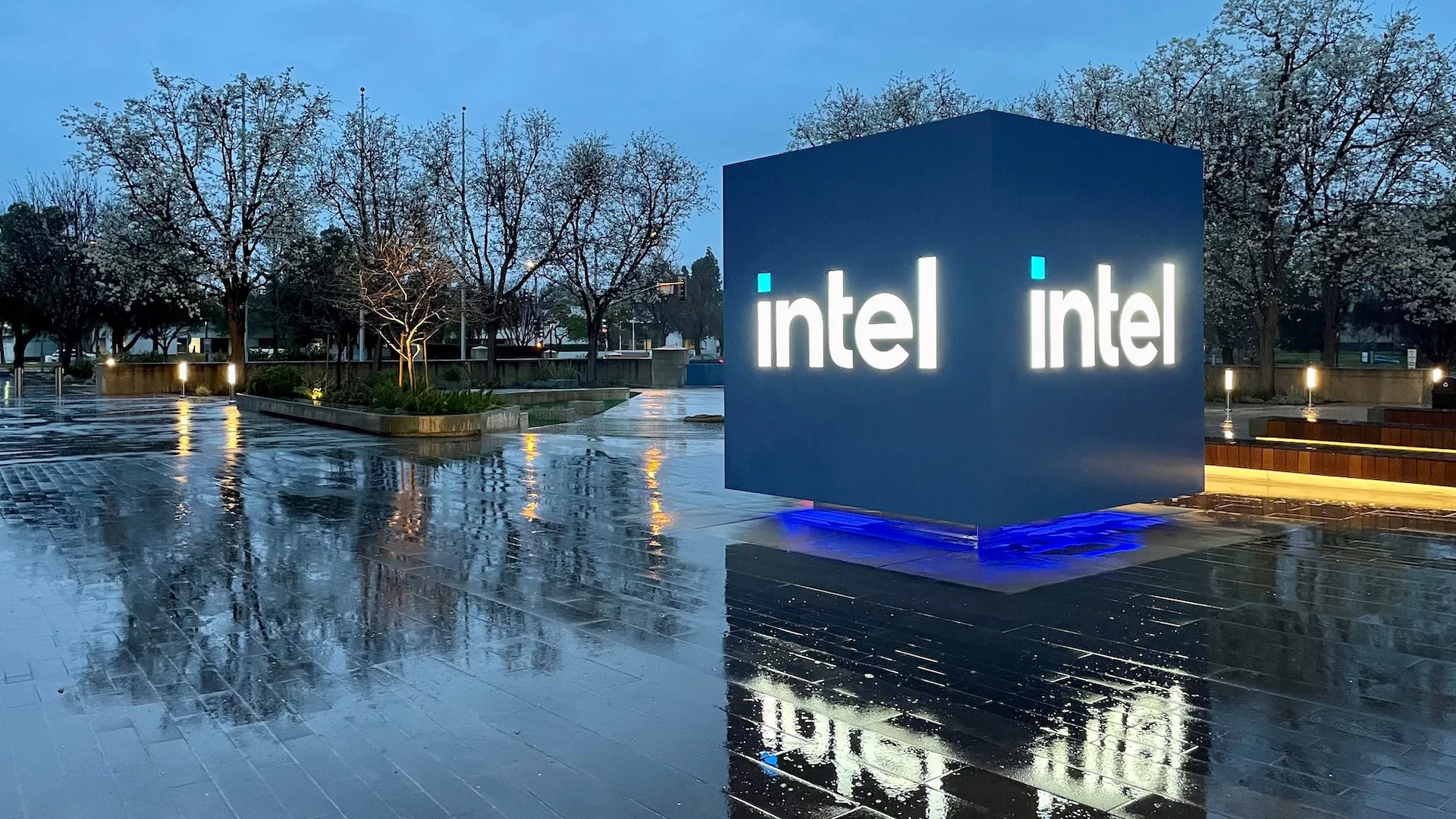 Intel raises $19.7 billion to fund future projects as 14A production looms