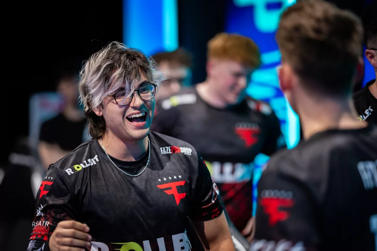 FaZe advance to EWC playoffs with win over Legacy