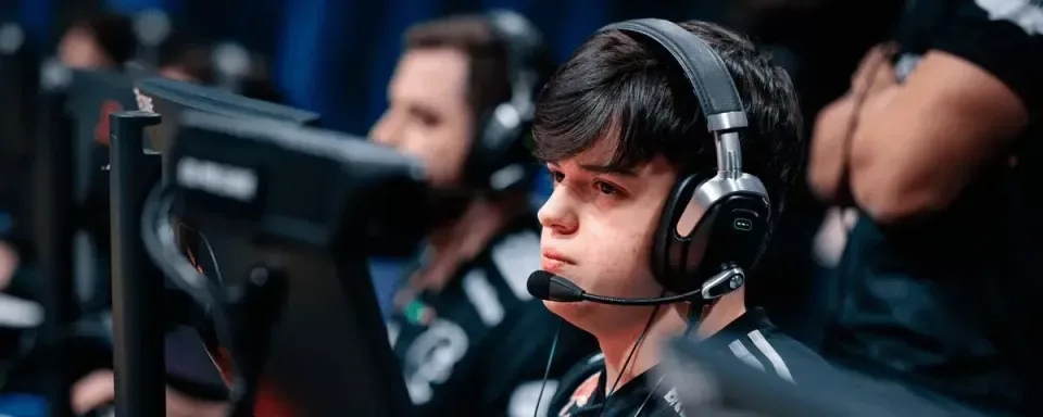 FURIA вырвала победу у G2 и вышла в полуфинал Esports World Cup 2026