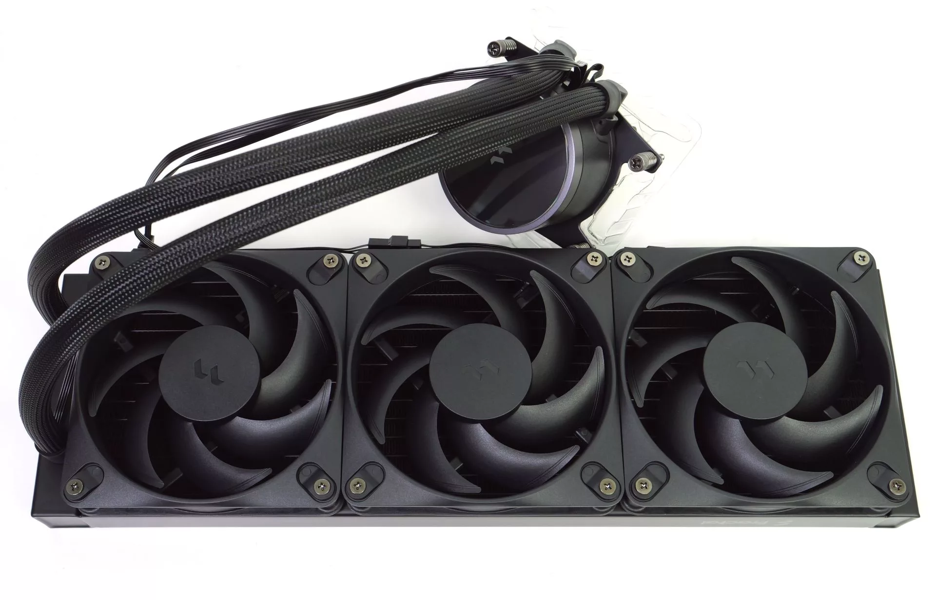 Fractal Design Radius: Budget AiO Series with and without RGB