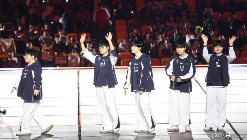 Hanwha Life Esports обыграли T1 и вышли в финал LCK