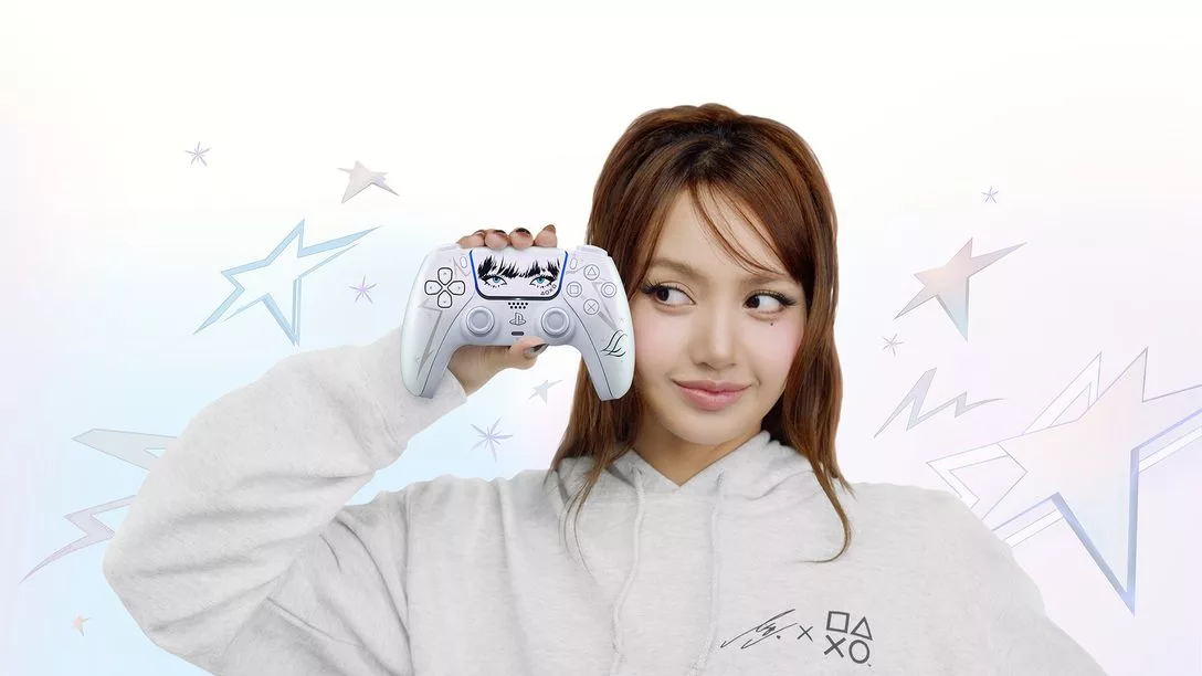 Коллаборация Lisa x PlayStation: анонсирован лимитированный DualSense и мерч