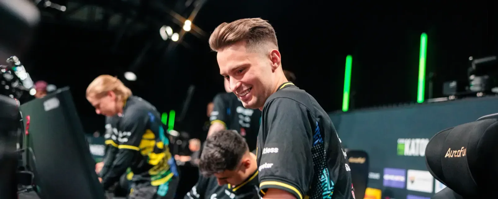 Aurora, 1win Team и Falcons выходят в плей-офф ESL Pro League Season 24