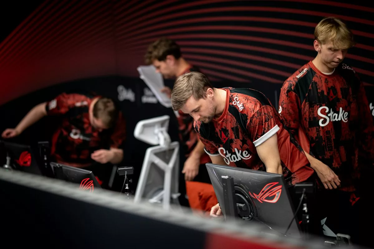 Astralis отправляет в запас HooXi и jabbi