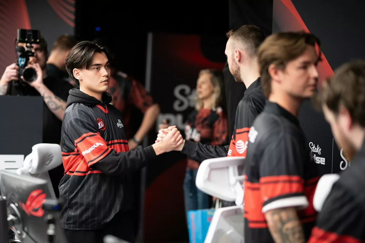 100 Thieves выходят в плей-офф Stake Pulse Beat III