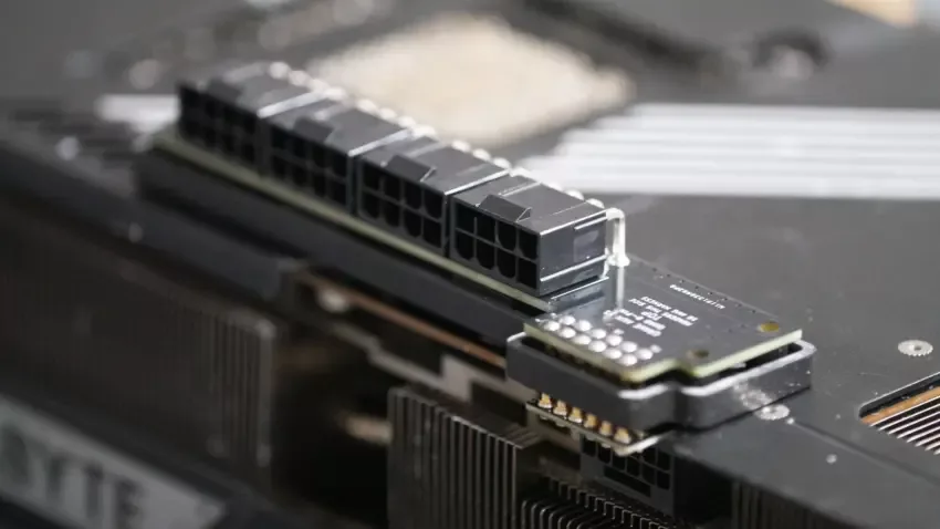 CUSTOM-RTX-5090-with-QUAD-8-pin-POWER-1_vcz-850x478