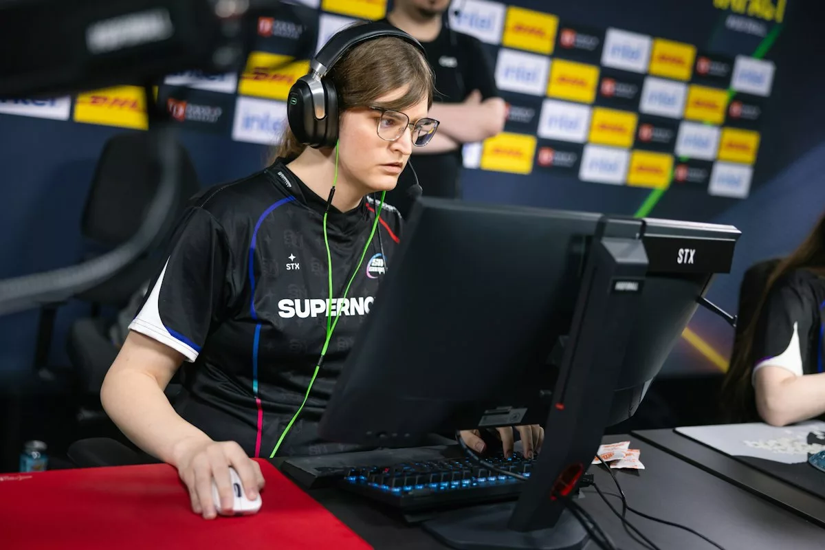 FlyQuest RED подписали Stx на роль IGL