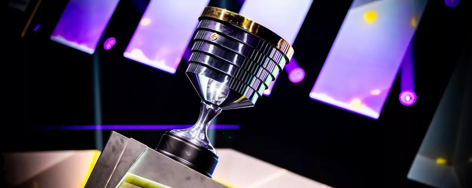 Royal Bear и Team Lynx прошли на DreamLeague Season 30