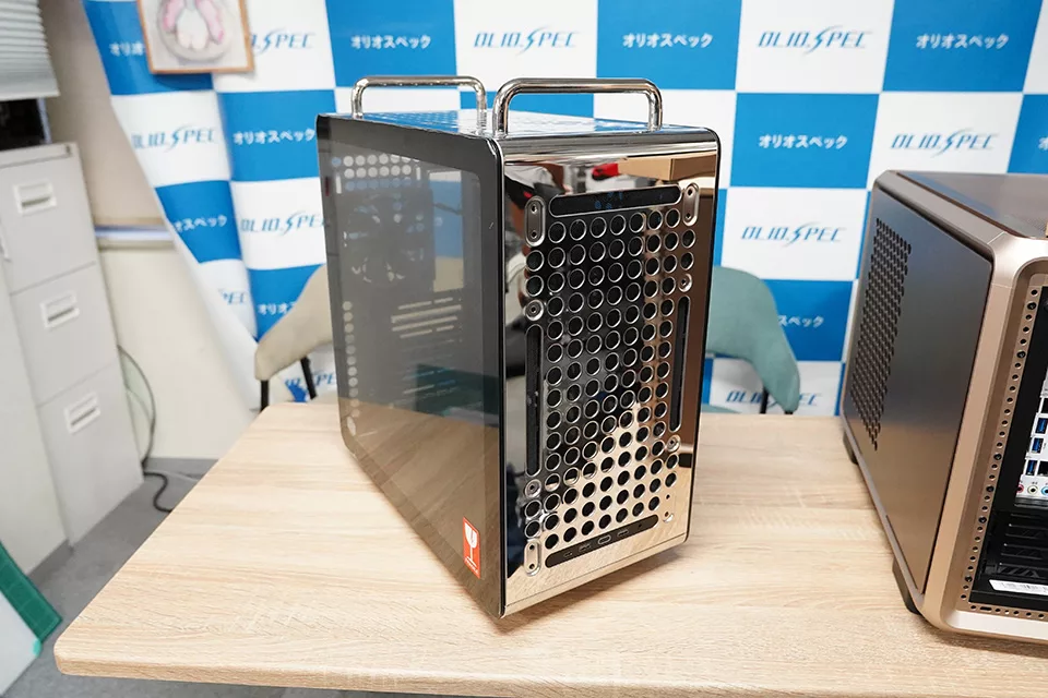 Cooler Master представила QUBE 540 SPECIAL Stainless Steel
