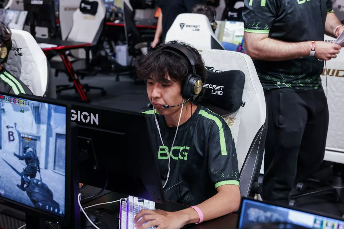 BC.Game отправляется в нижнюю сетку после поражения от Eternal Fire на DraculaN S7