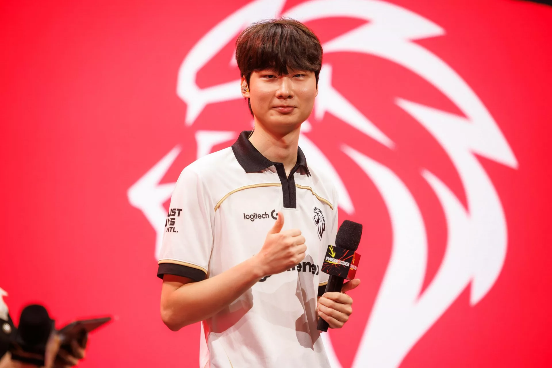 Мечта об обмене джерси с Faker: Saint хочет побеждать мидлейнеров LCK