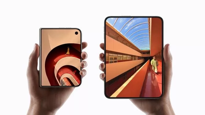 iPhone Duo выдержал 32 000 складываний, но экран вызывает вопросы