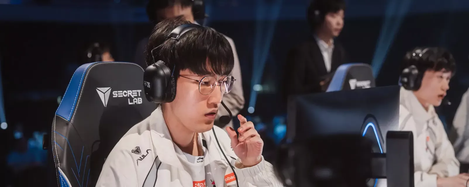 Anyone's Legend и Team Secret Whales покидают Worlds 2026