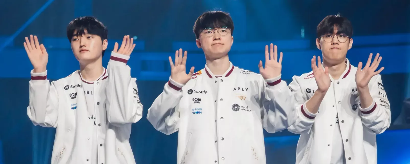 T1 и Invictus Gaming выходят в четвертьфинал Worlds 2026